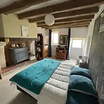 Sejour Et Weekend En Famille Chez L'habitant, Longere Berceenne, 2 4 Pers Et Un Berceau, Relais Motard 住宿加早餐酒店 *